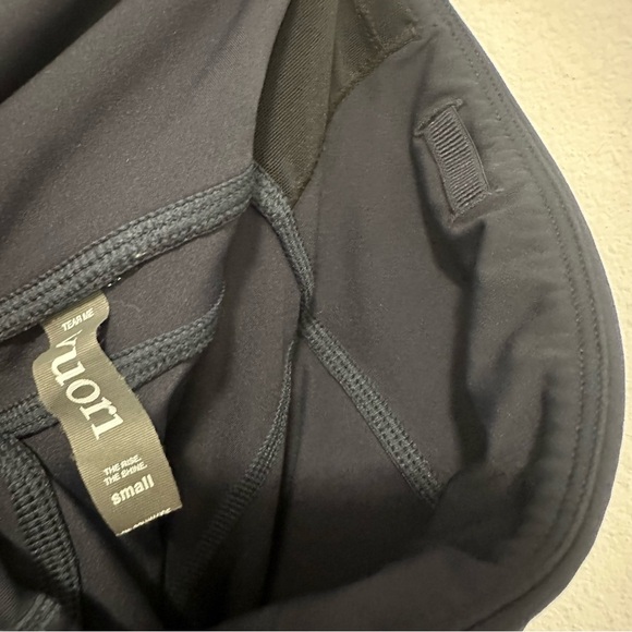 Vuori Stride Pocket 7/8 Legging Ink Navy Blue Size Small - Picture 6 of 6